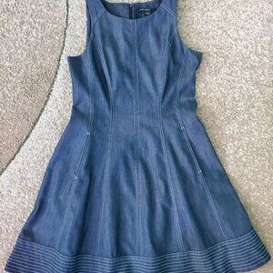 Maggy London Women Denim A-lime Dress Sleeveless Zip Closure Lined Size 10